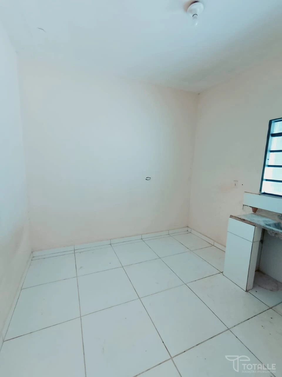 Imagens do imóveis Aluga-se Kit net no Jd del Rey