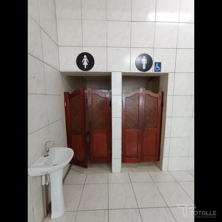 Imagens do imóveis Sobrado com Salão Comercial a Venda e disponível para  Locação no Centro