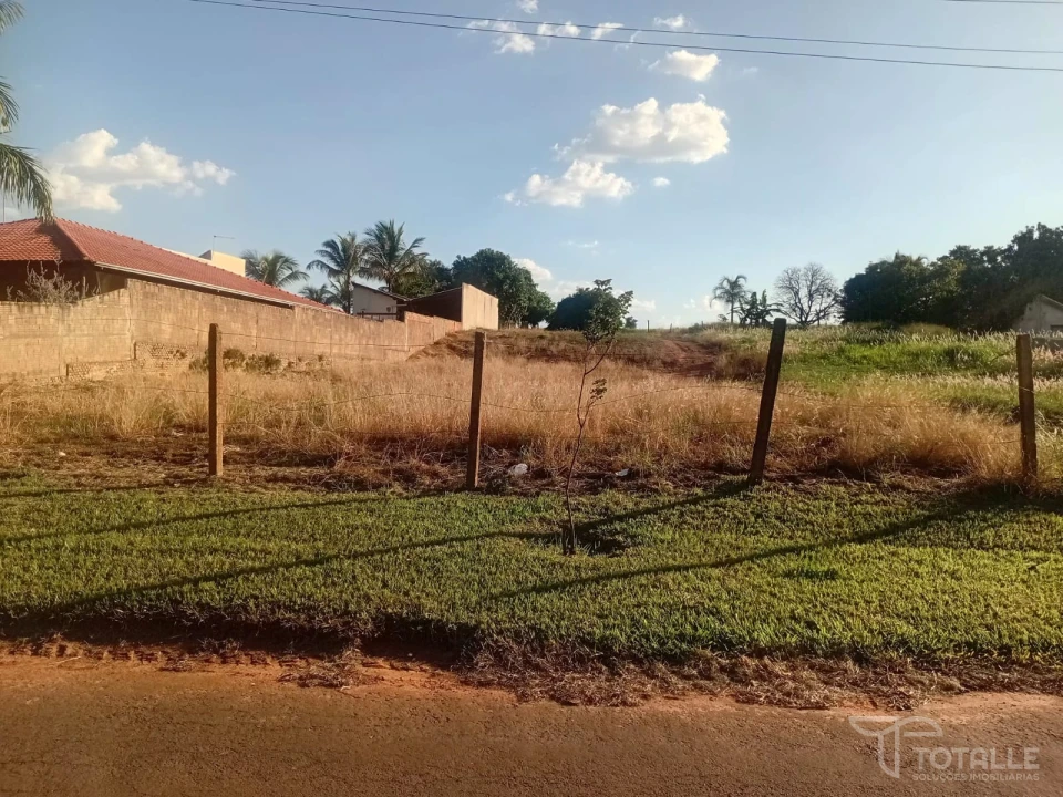 Imagens do imóveis Terreno a Venda no Condomínio Belvedere
