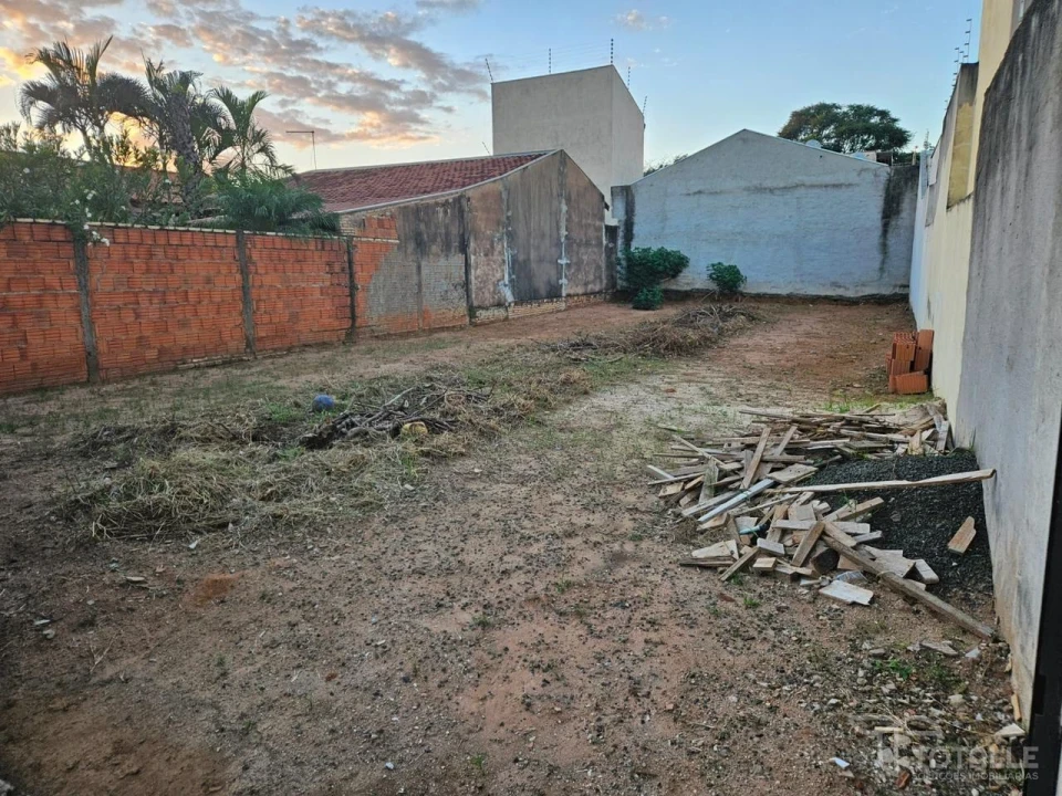 Imagens do imóveis Terreno a Venda no Jardim do Lago III