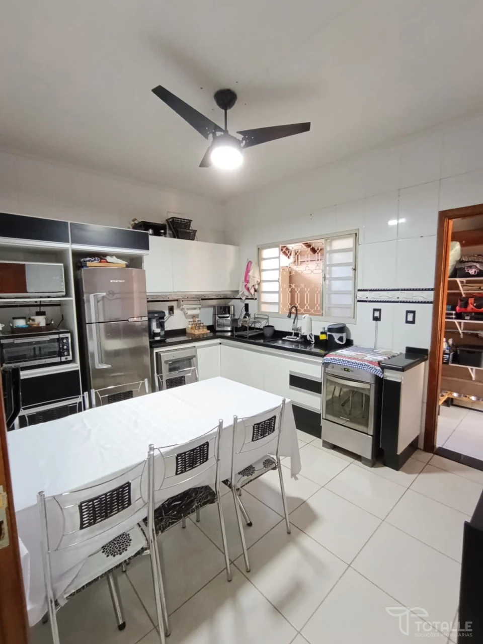 Imagens do imóveis Casa a Venda em Condomínio Altimari