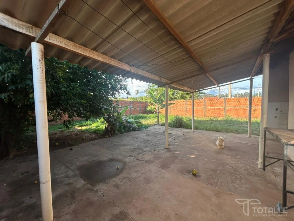 Imagens do imóveis Vende-se Casa de Esquina no Gualter Monteiro