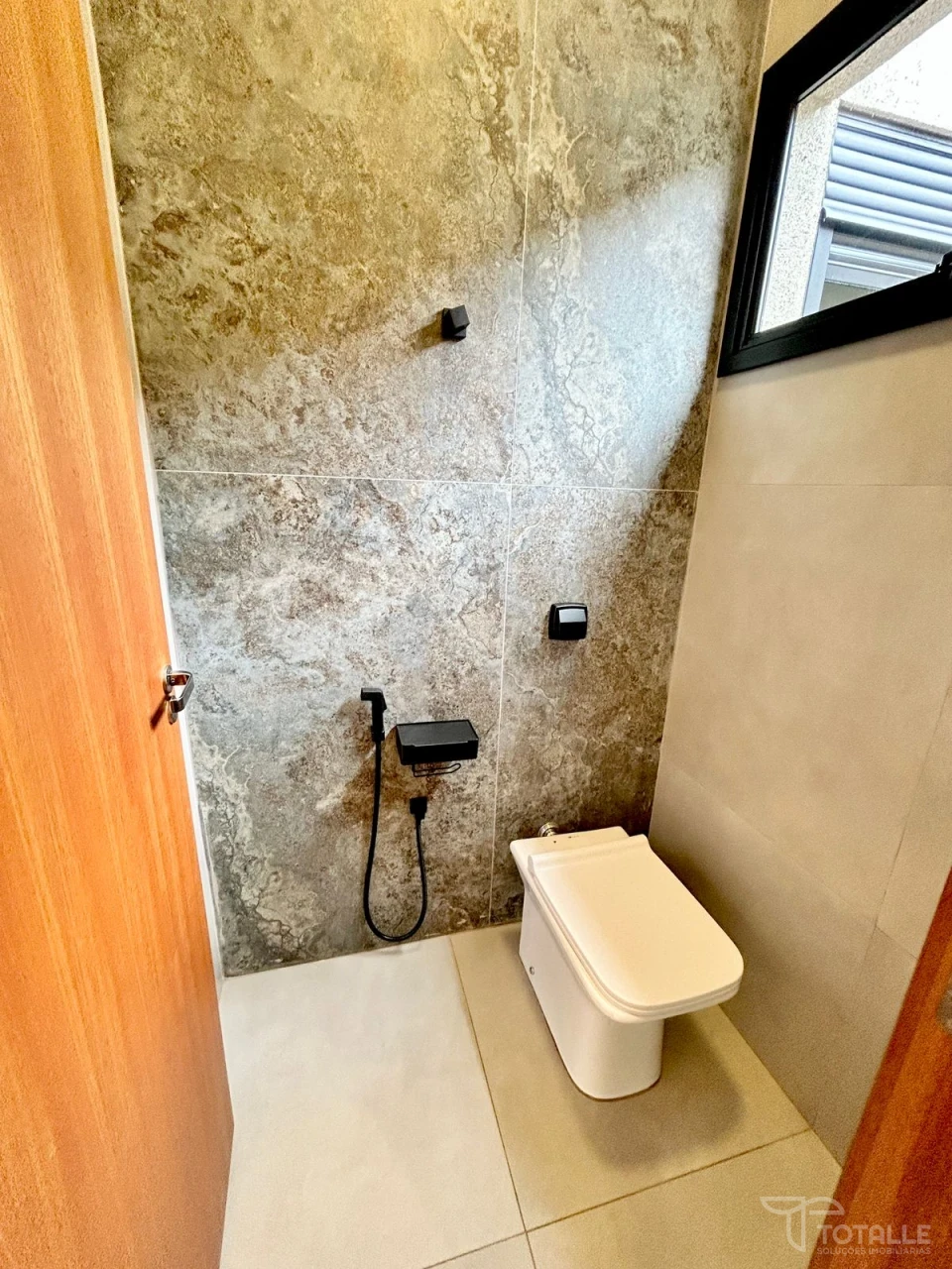 Imagens do imóveis Casa a Venda no Jardim do Lago