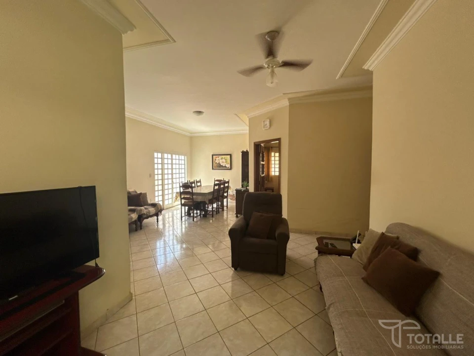 Imagens do imóveis Casa a Venda no Res. Miguel Barbeiro