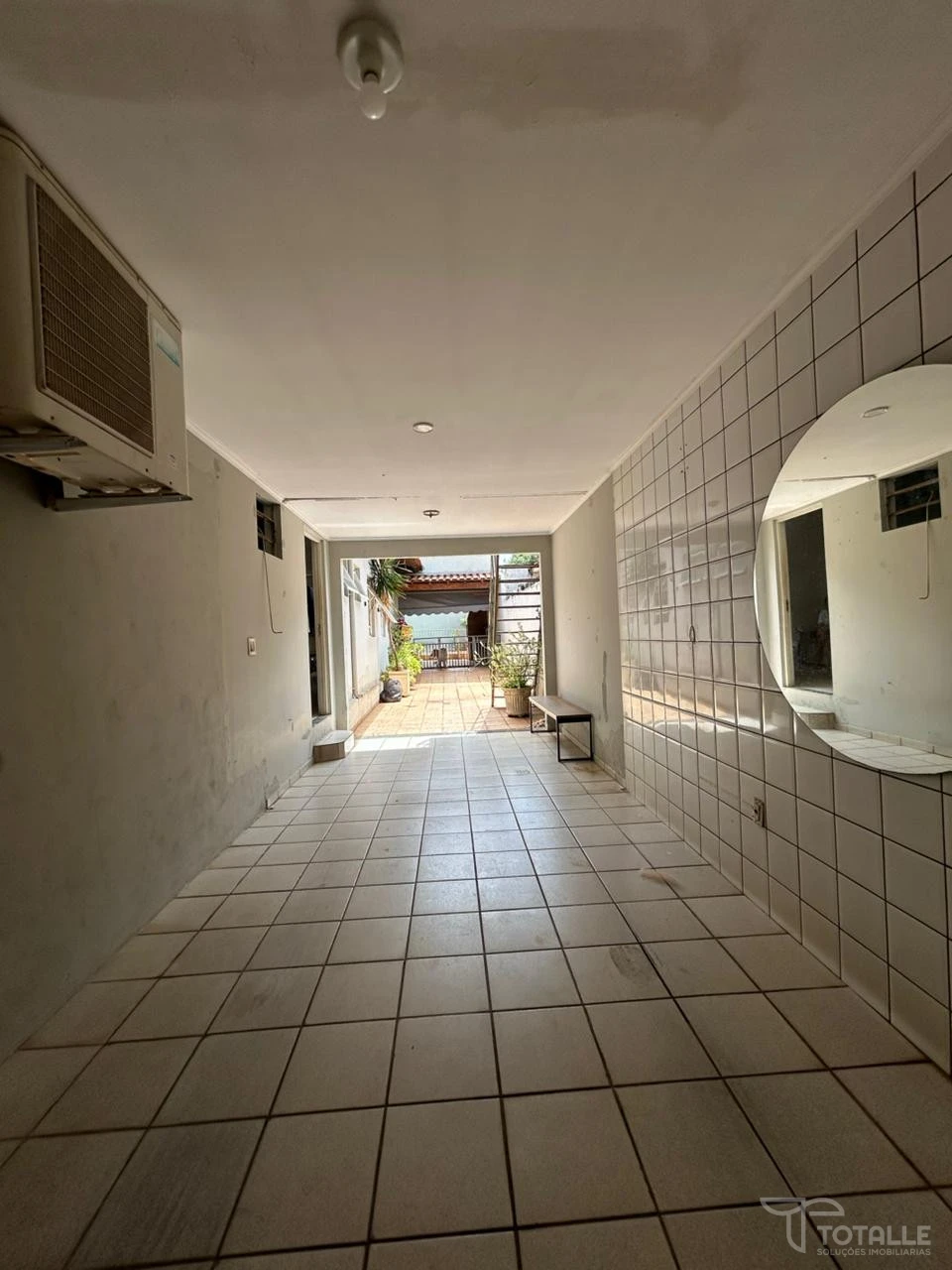 Imagens do imóveis Casa com Salão Comercial A Venda