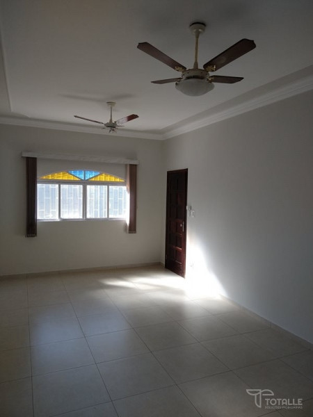 Imagens do imóveis Vende ou Aluga Casa no Centro de Penápolis