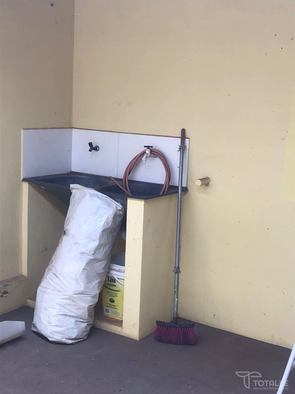 Imagens do imóveis Aluga-se Casa