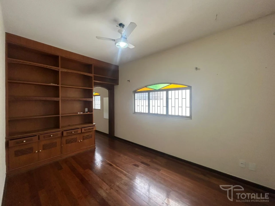 Imagens do imóveis Aluga-se Casa no Centro