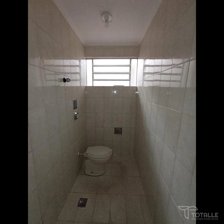 Imagens do imóveis Sobrado com Salão Comercial a Venda e disponível para  Locação no Centro