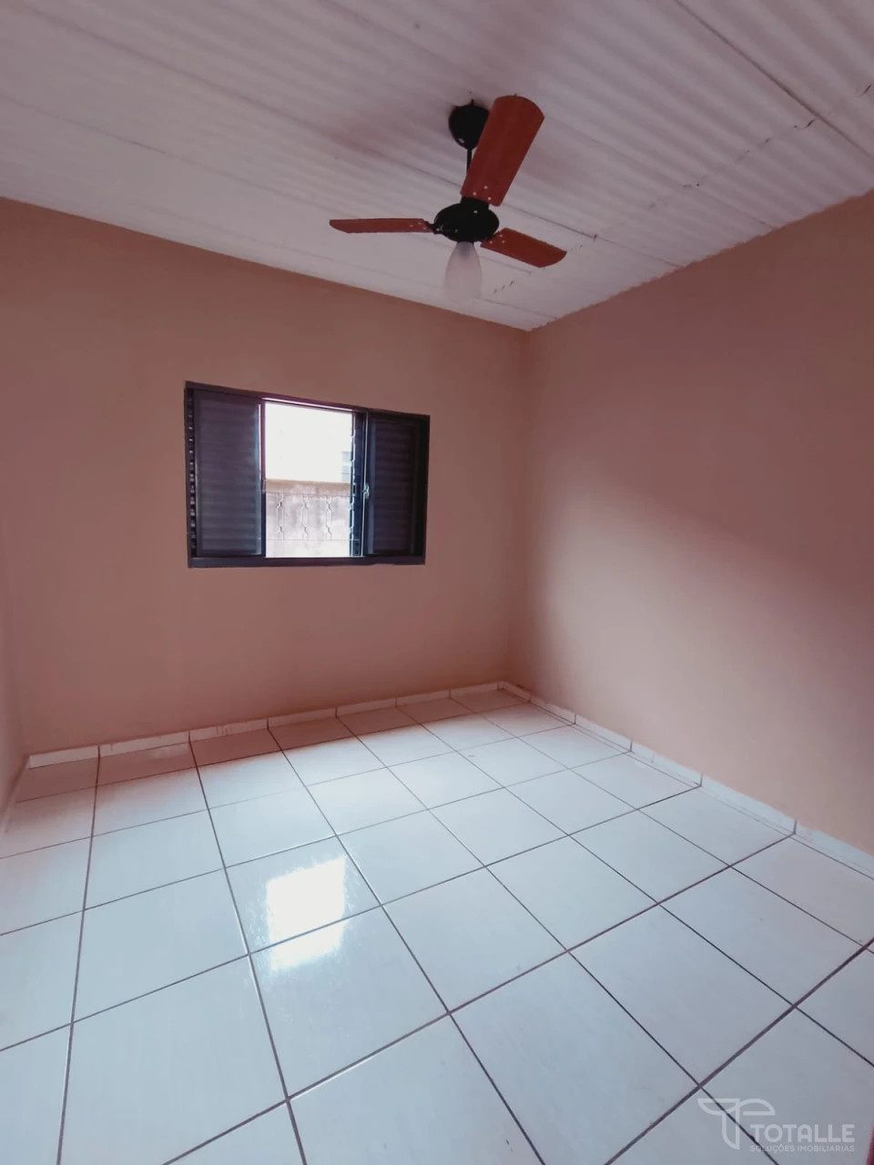 Imagens do imóveis Aluga-se Casa na Santa Terezinha