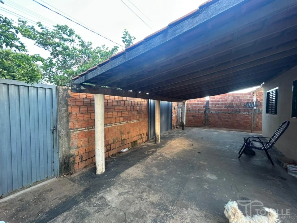 Imagens do imóveis Vende-se Casa de Esquina no Gualter Monteiro