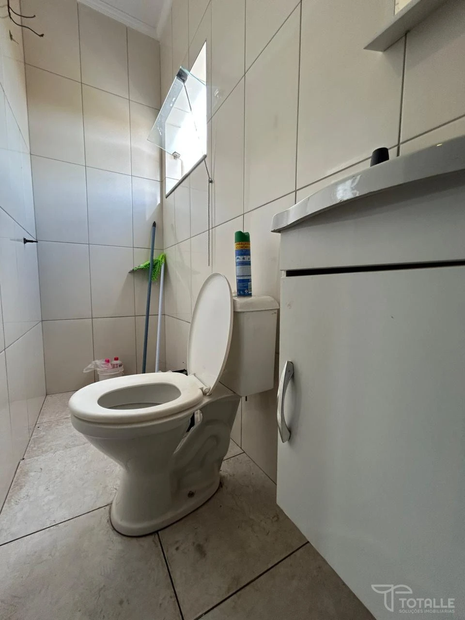 Imagens do imóveis Casa com Salão Comercial A Venda