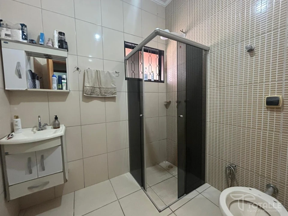 Imagens do imóveis Vende-se casa no Jardim do Lago