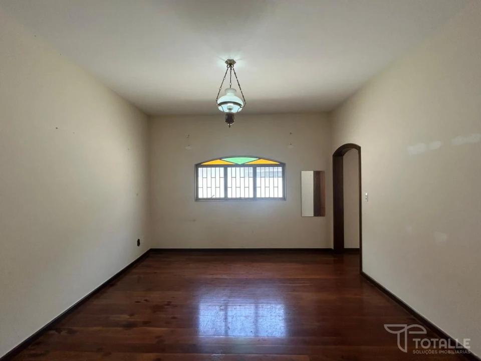 Imagens do imóveis Aluga-se Casa no Centro