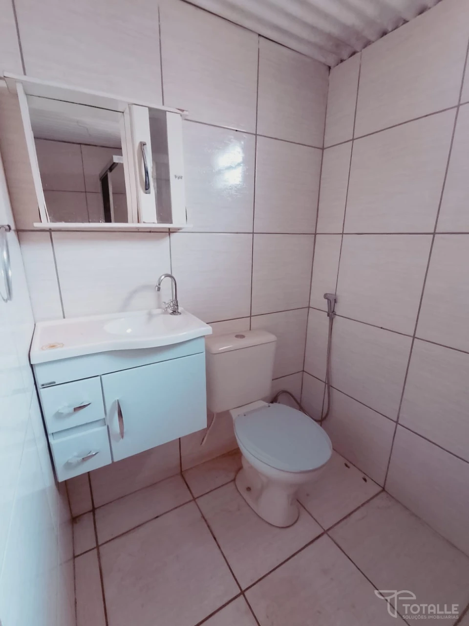 Imagens do imóveis Aluga-se Casa na Santa Terezinha