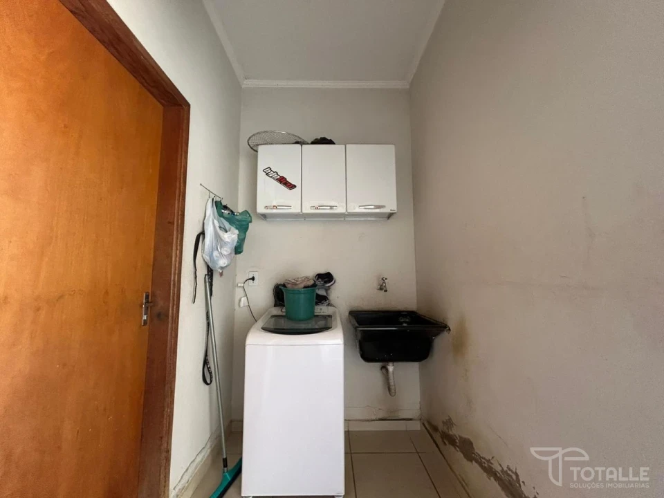 Imagens do imóveis Vende-se casa no Jardim do Lago