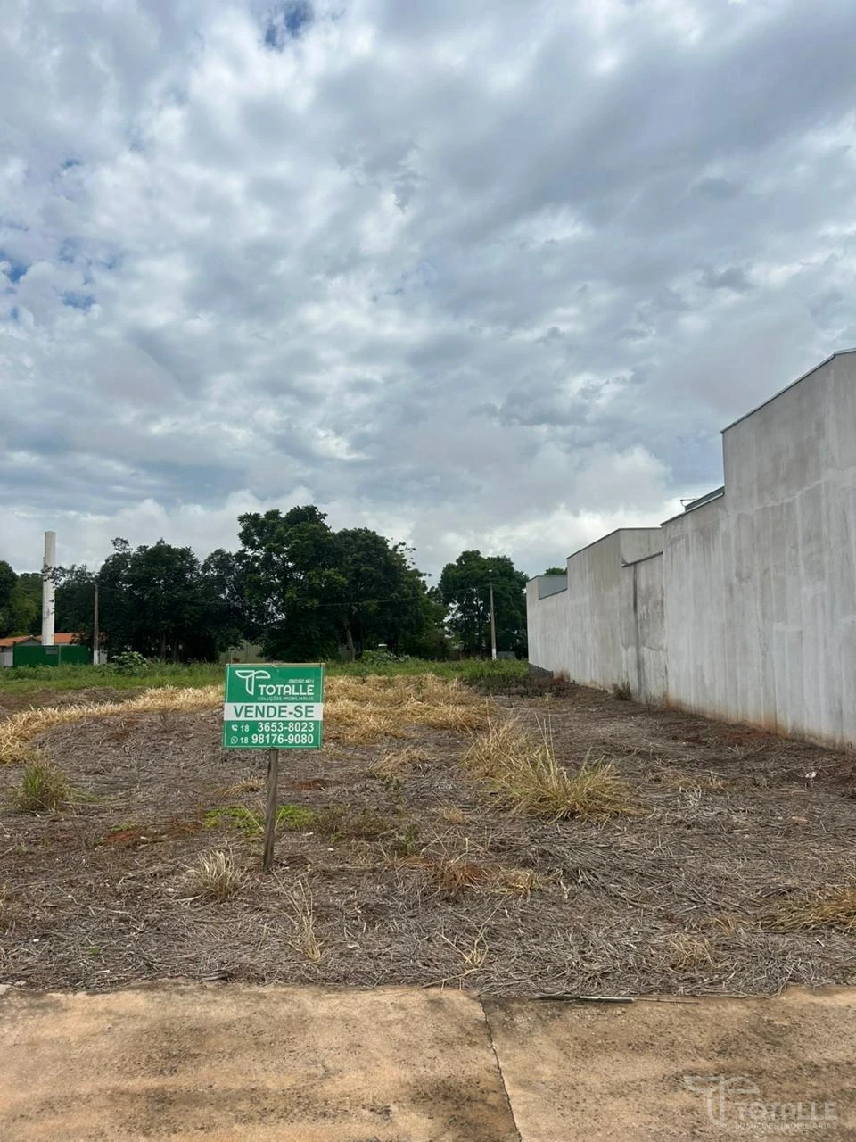 Imagens do imóveis Terreno A Venda no Res Mario Sabino II