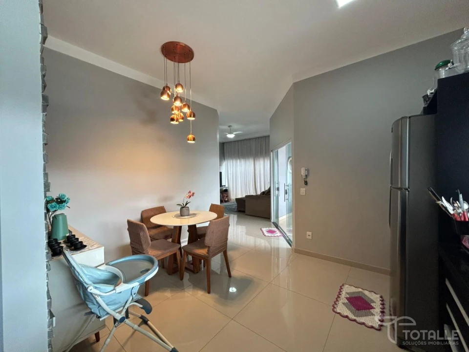 Imagens do imóveis Casa a Venda no Jardim do Lago II