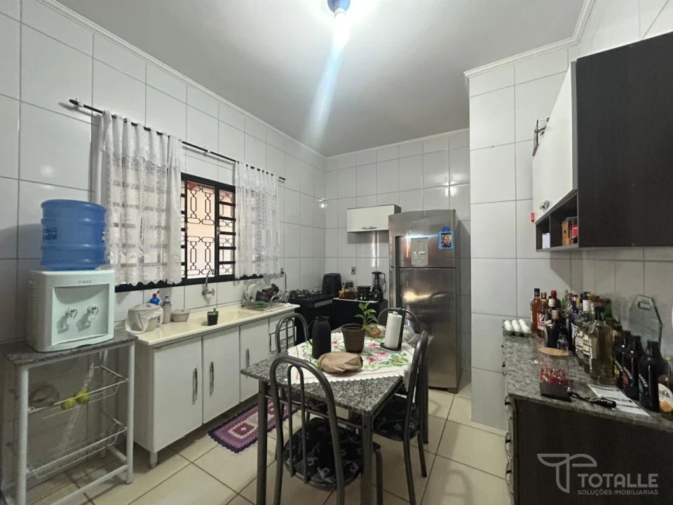 Imagens do imóveis Vende-se casa no Jardim do Lago