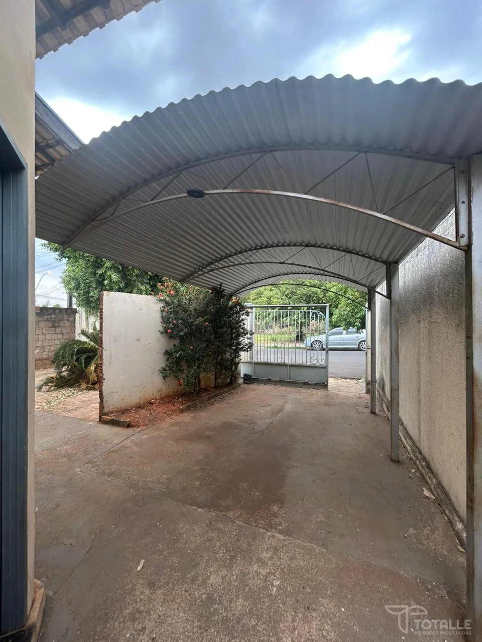 Imagens do imóveis Vende-se Imóvel no Santa Leonor