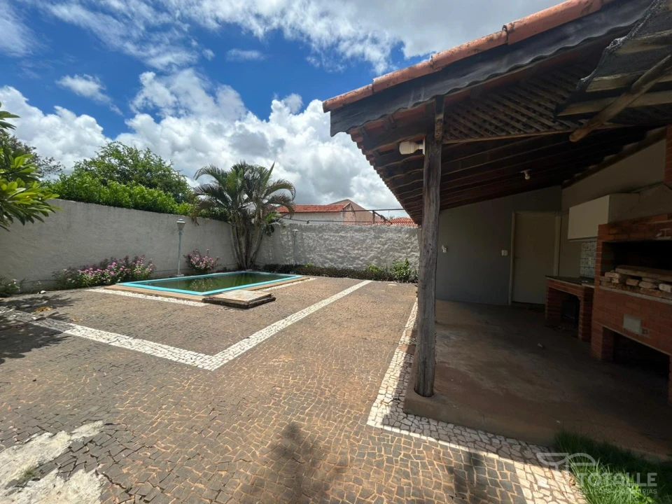 Imagens do imóveis Aluga-se Casa no Centro