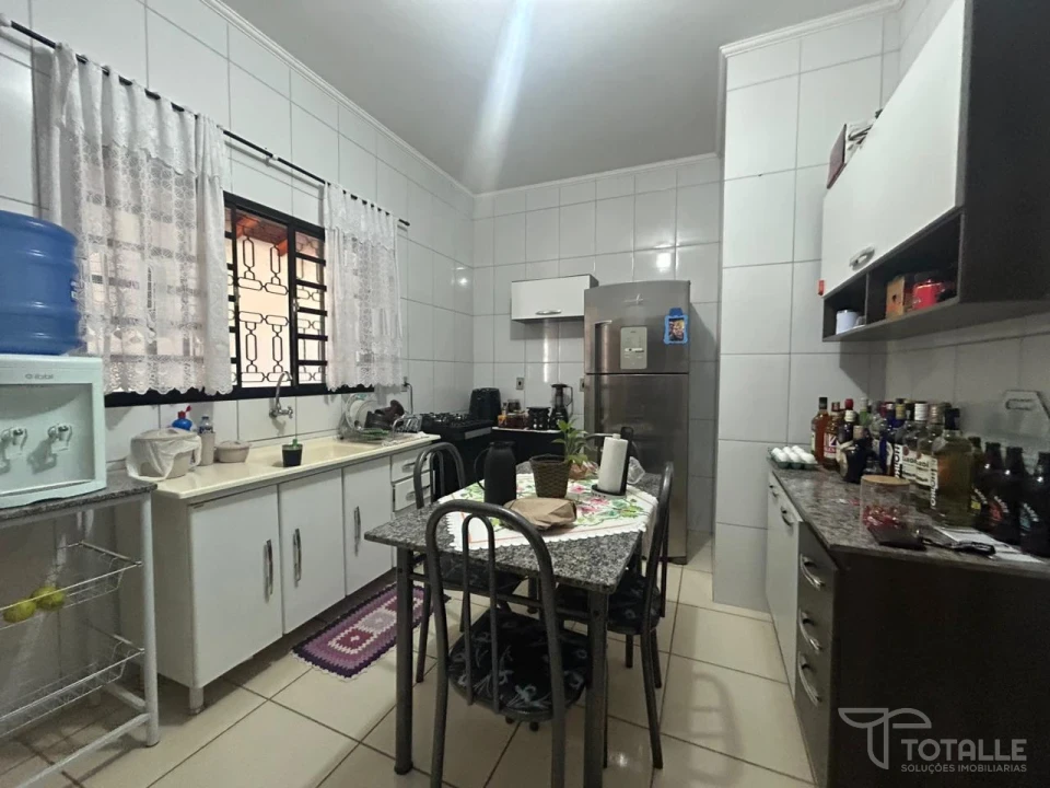 Imagens do imóveis Vende-se casa no Jardim do Lago