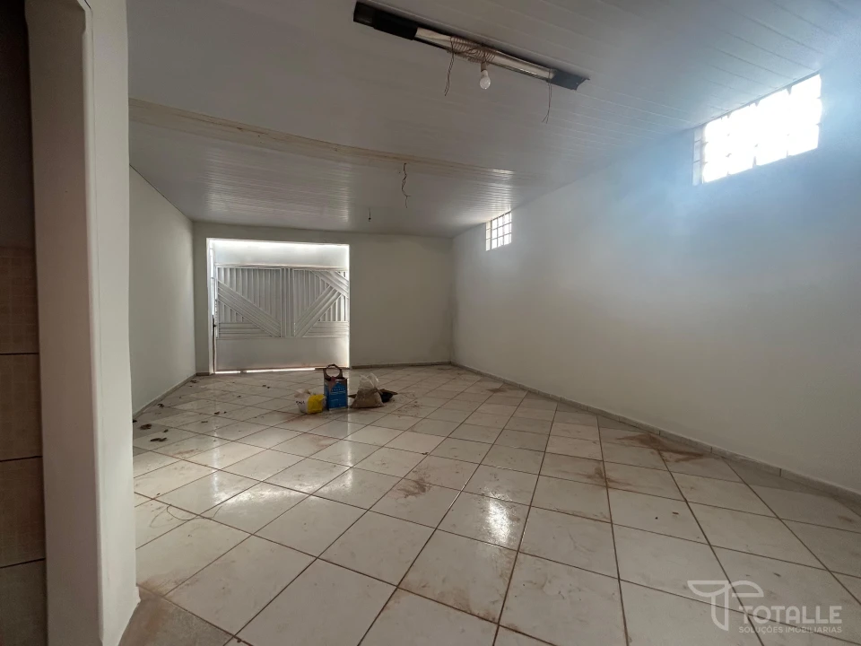 Imagens do imóveis Casa Com Predio Comercial  à Venda no Res. Regina Célia
