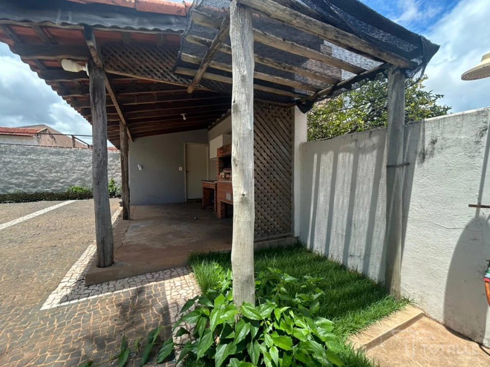 Imagens do imóveis Aluga-se Casa no Centro