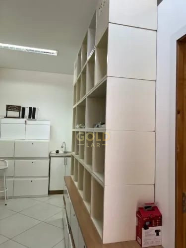 Imagens do imóveis Salão/Galpão de 180m2,com espaço amplo 2 banheiros, cozinha, e duas vagas de garagem.