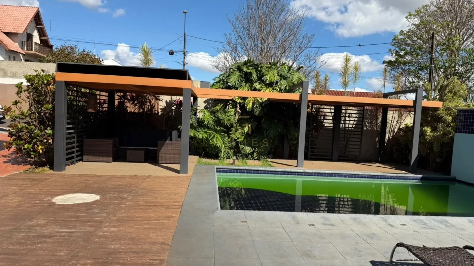 Casa de Esquina À Venda Setor 3 Ibiporã