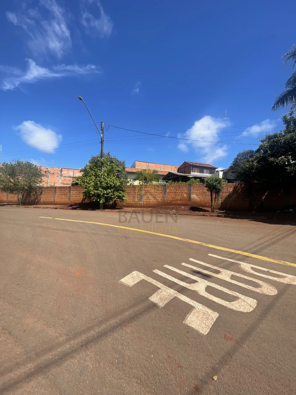 Casa com terreno de 608 m²