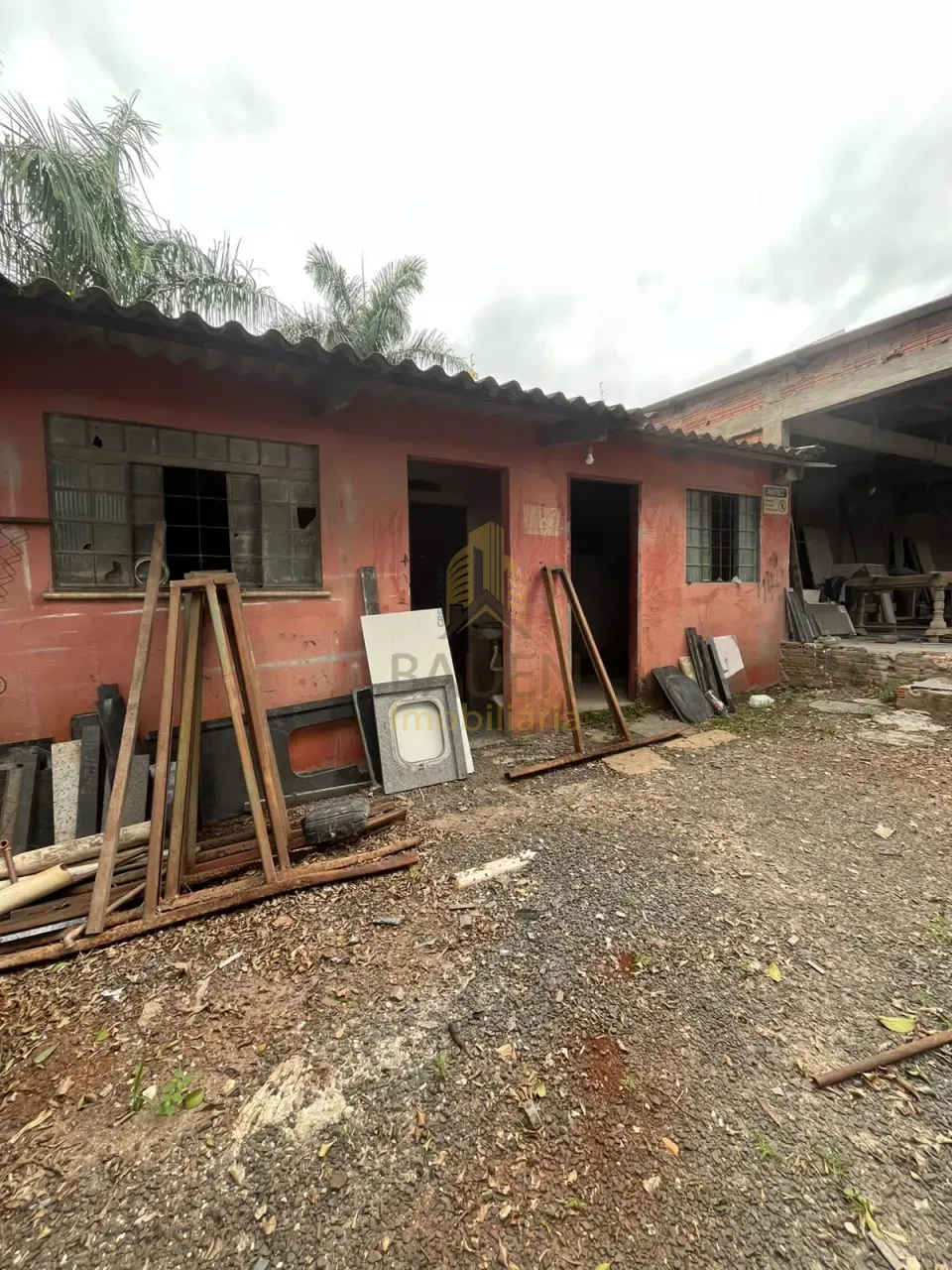 Imagens do imóveis Ponto Comercial para Locação com Amplo Terreno e Área Coberta.