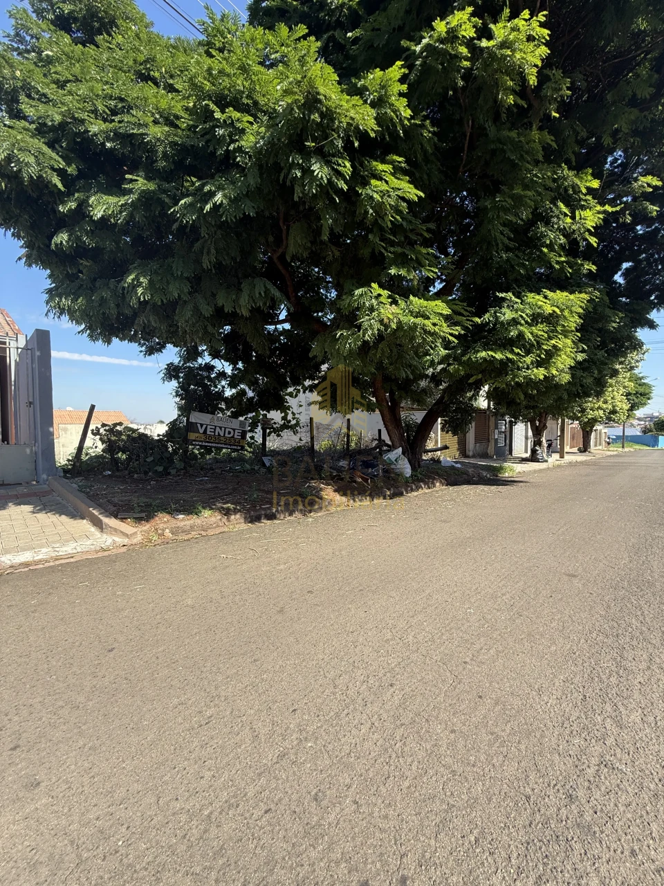 TERRENO 300m² Rua Buriti