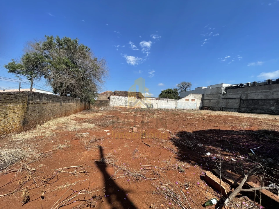 TERRENO CENTRO 1270 m²