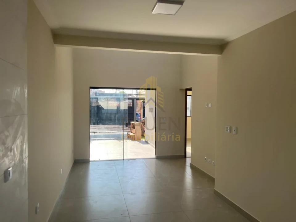 Imagens do imóveis CASA COM SUITE