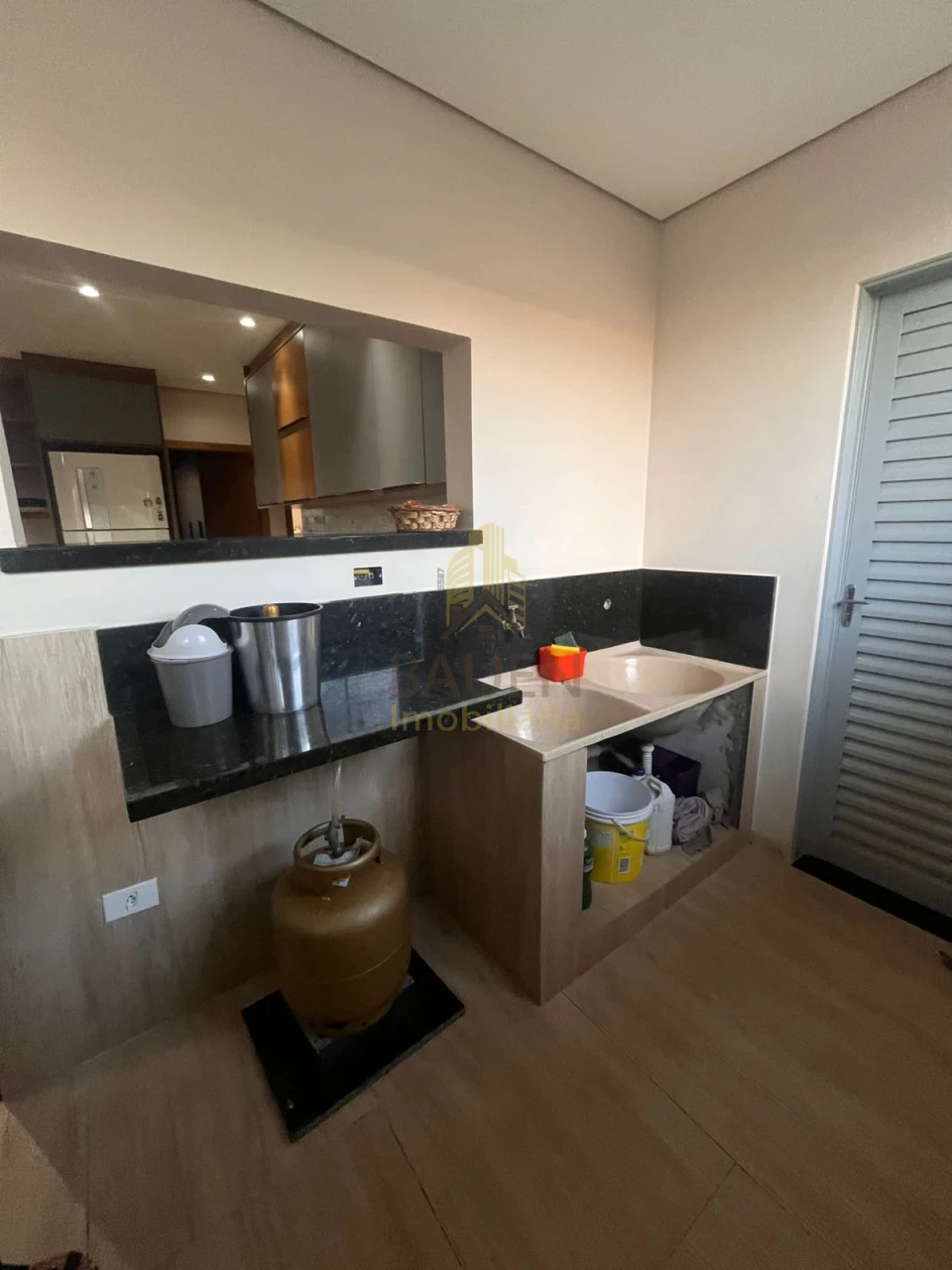 CASA JARDIM ANA ROSA DISPONÍVEL PARA LOCAÇÃO