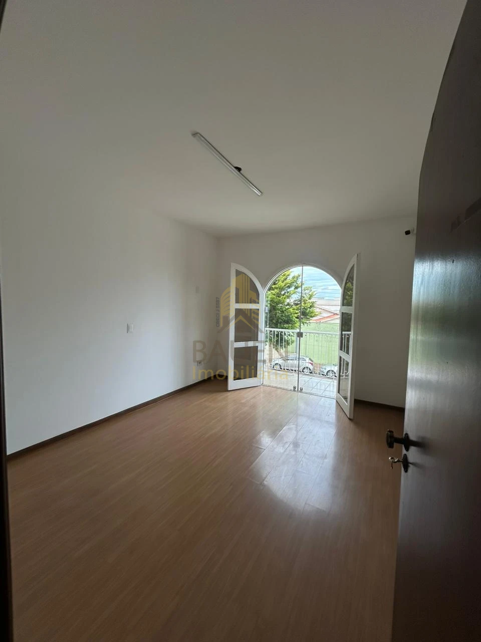 Imagens do imóveis SOBRADO COMERCIAL AVENIDA CANADÁ