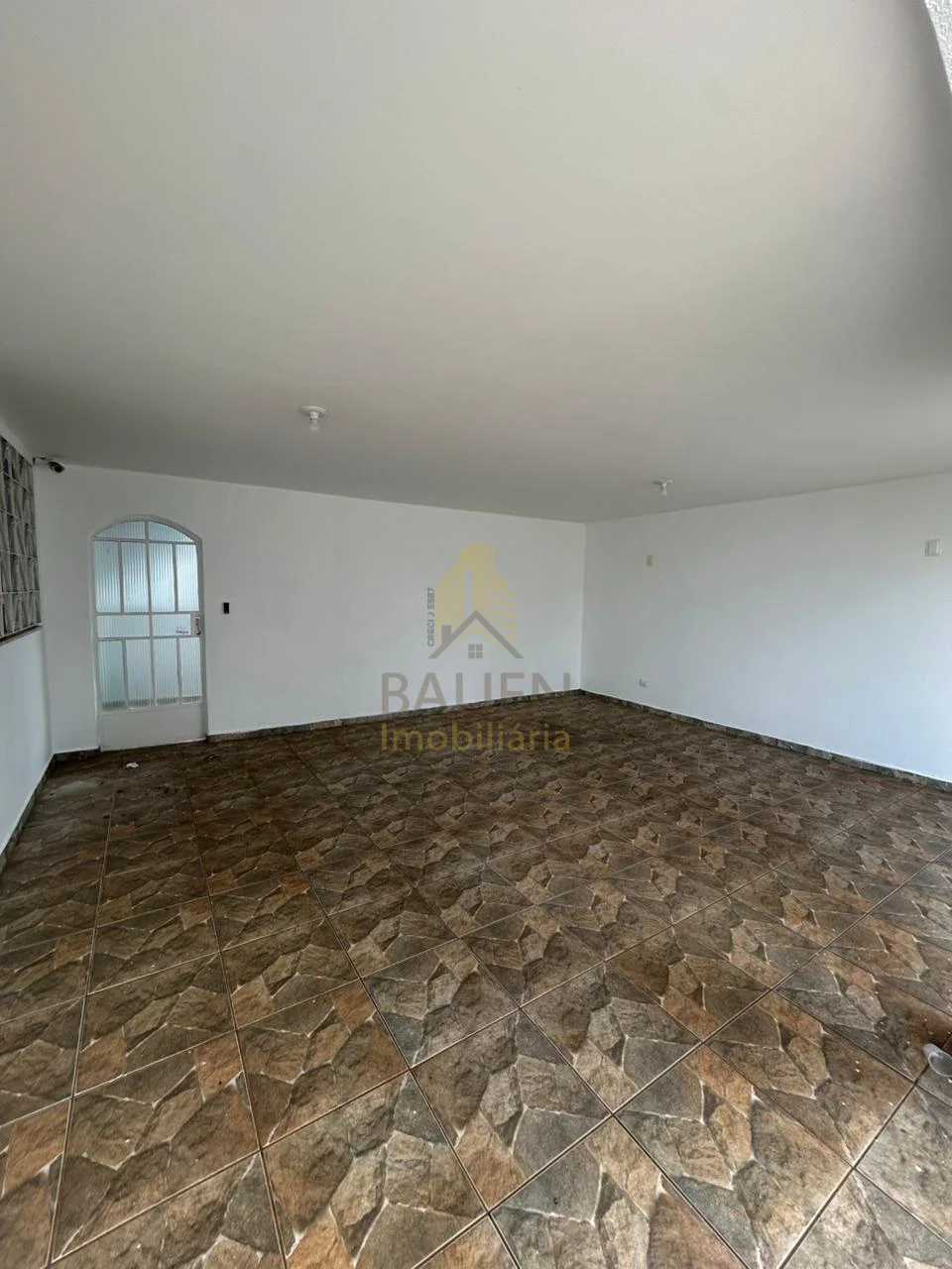 Imagens do imóveis SOBRADO COMERCIAL AVENIDA CANADÁ