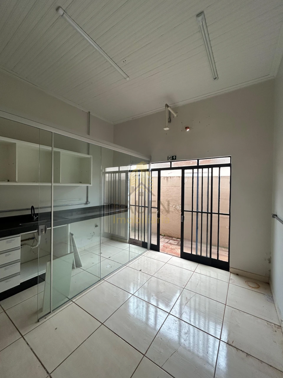 Imagens do imóveis CLINICA VETERINÁRIA AVENIDA CANADA 599