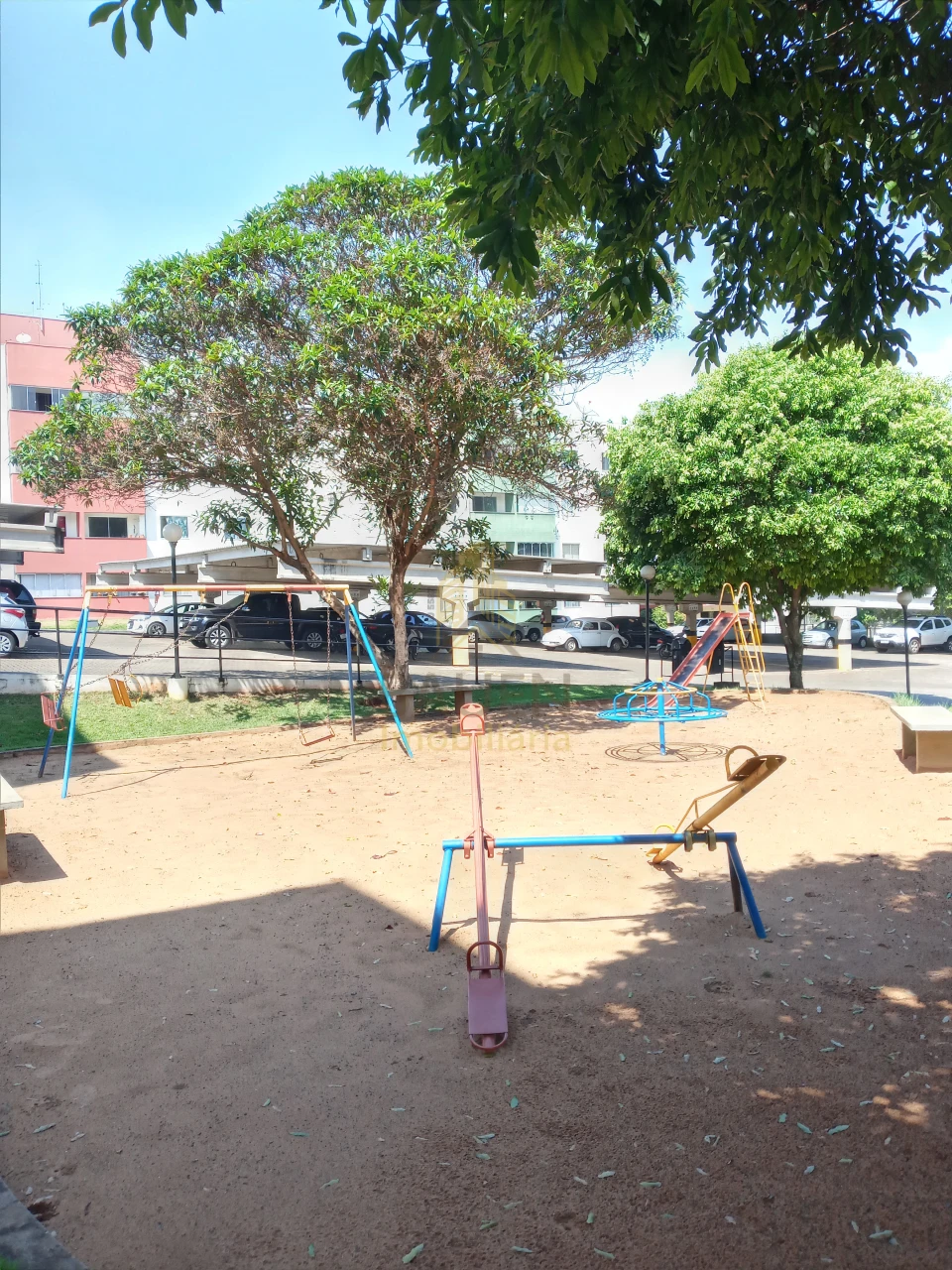 APARTAMENTO RESIDENCIAL AURACÁRIA