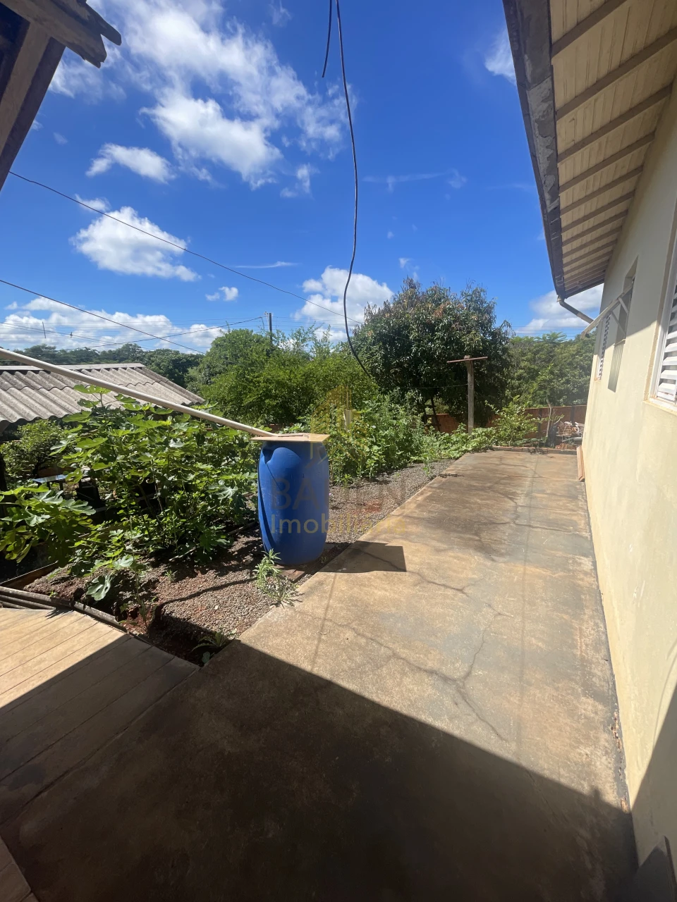 Casa com terreno de 608 m²