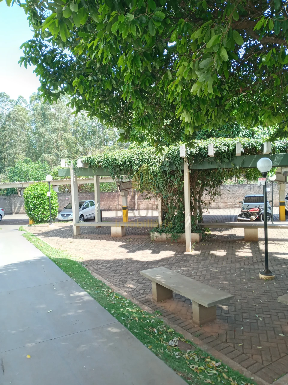 APARTAMENTO RESIDENCIAL AURACÁRIA