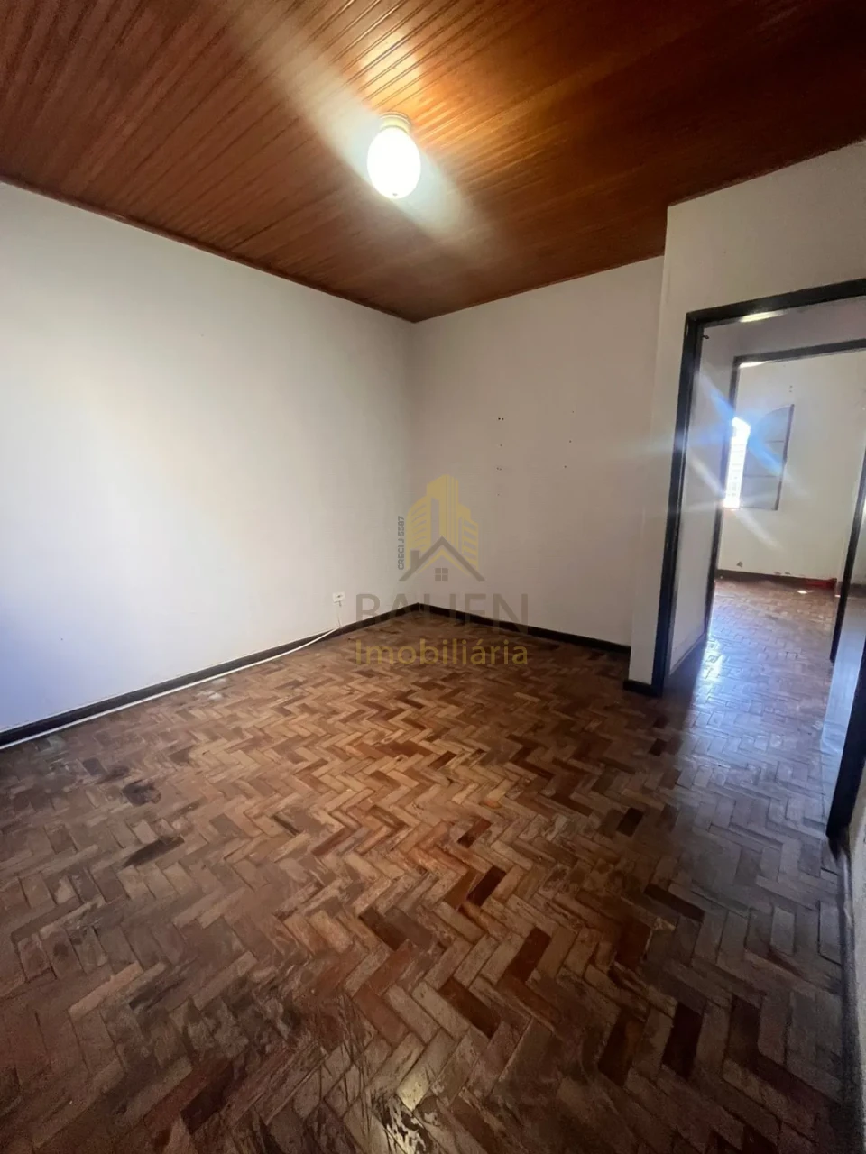 CASA DE ESQUINA PARQUE SELLA