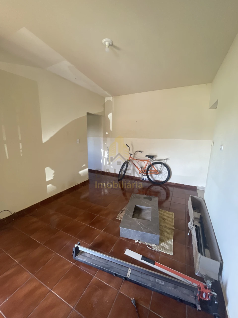 Casa com terreno de 608 m²