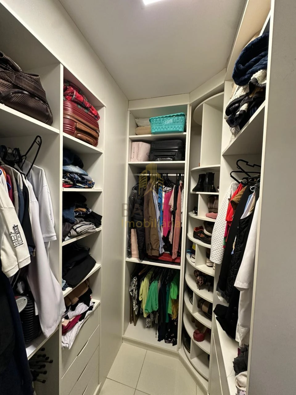 Casa Jardim Tarobá com Gourmet Integrado