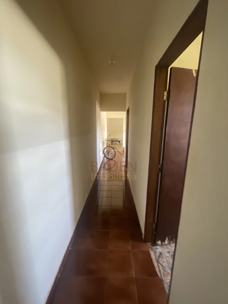 Casa com terreno de 608 m²