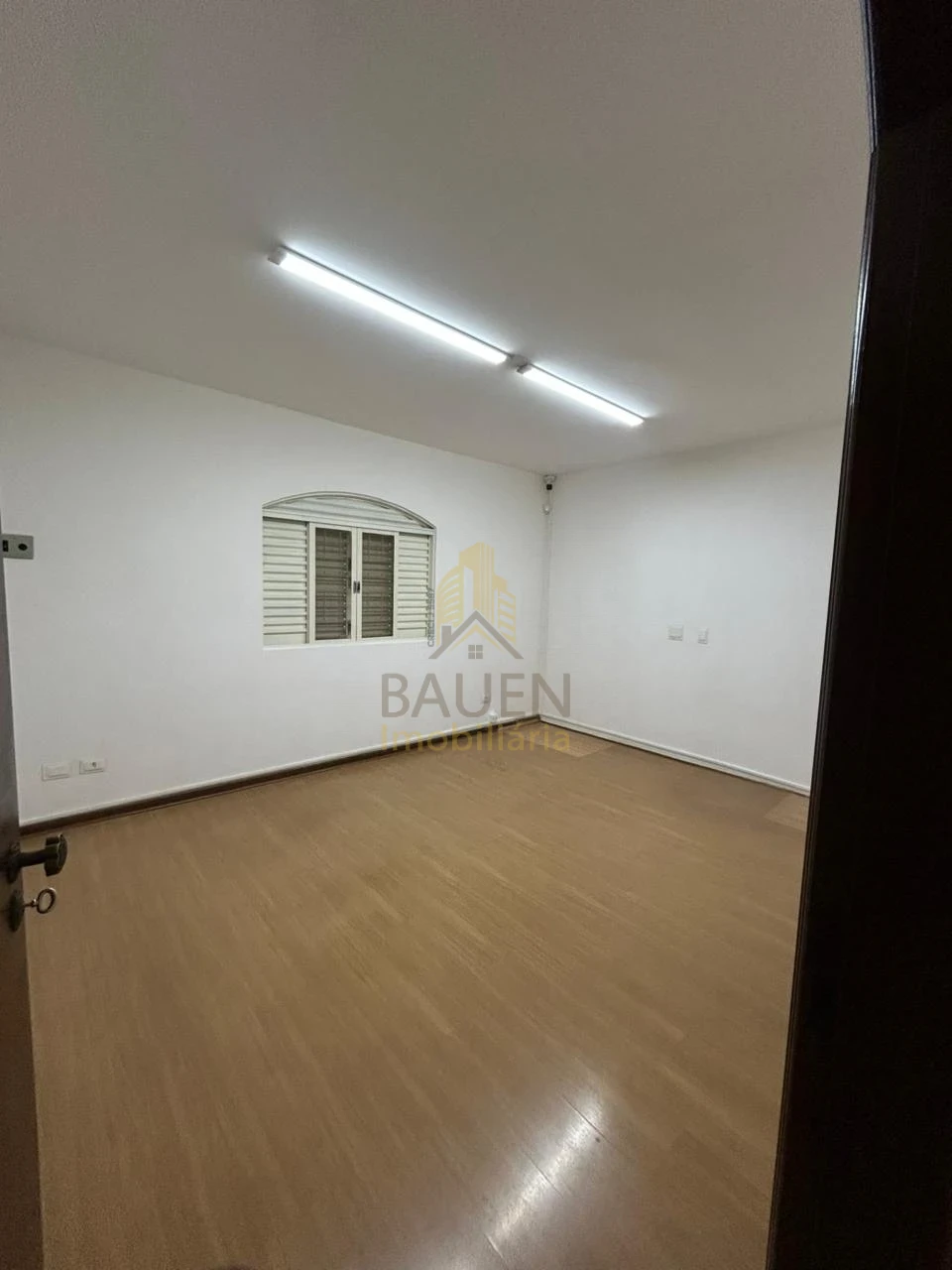 Imagens do imóveis SOBRADO COMERCIAL AVENIDA CANADÁ