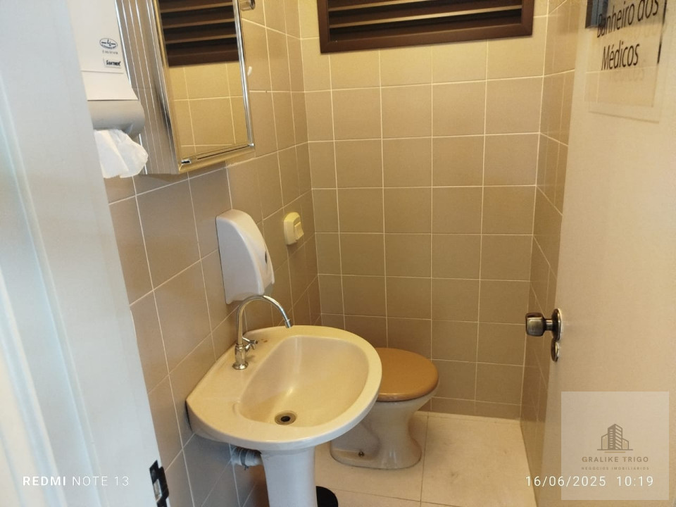 Sala Comercial Av. Bandeirantes - Med. Center