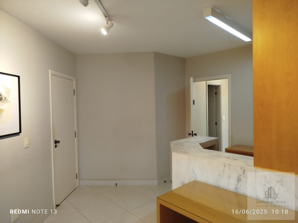 Sala Comercial Av. Bandeirantes - Med. Center