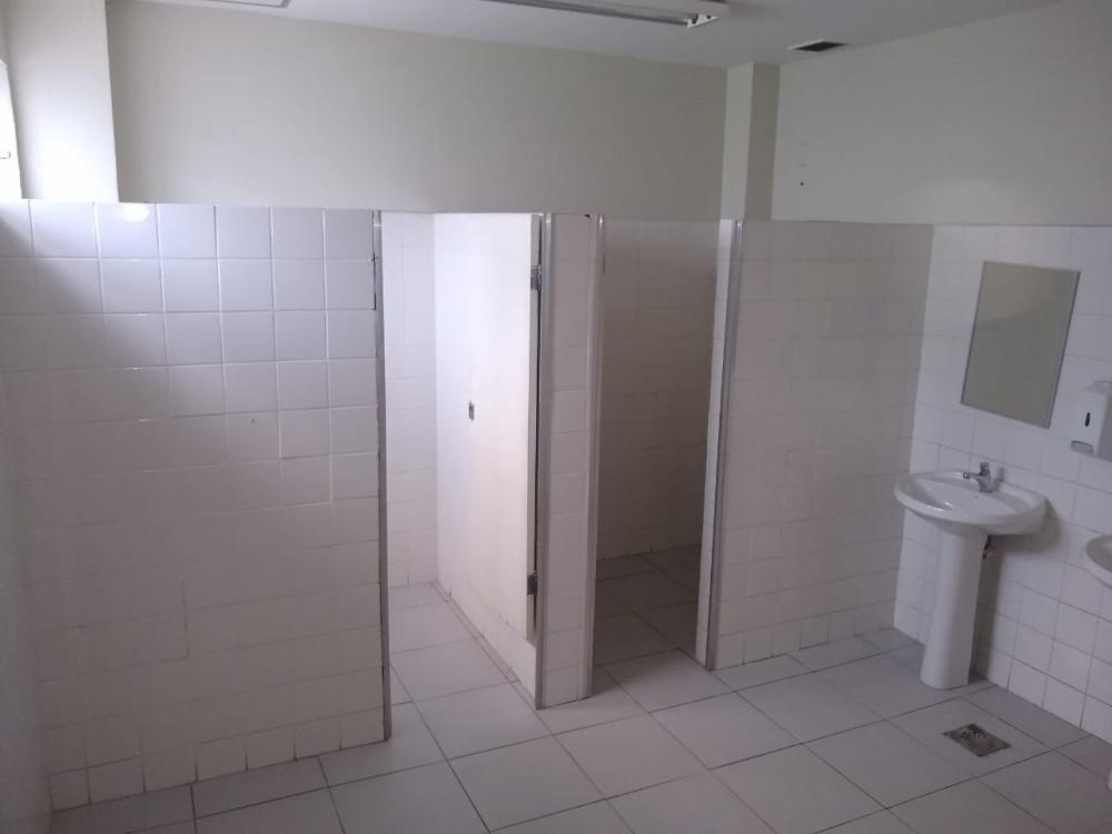Imagens do imóveis Ótimo imóvel comercial no centro de Cascadura